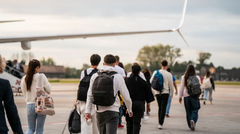 Best-selling suitcase that’s ‘just right for the plane’ gets limited time discount Best-selling suitcase that’s ‘just right for the plane’ gets limited time discount