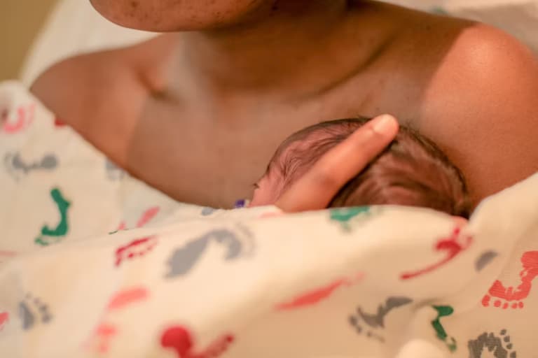 How kangaroo care benefits your baby