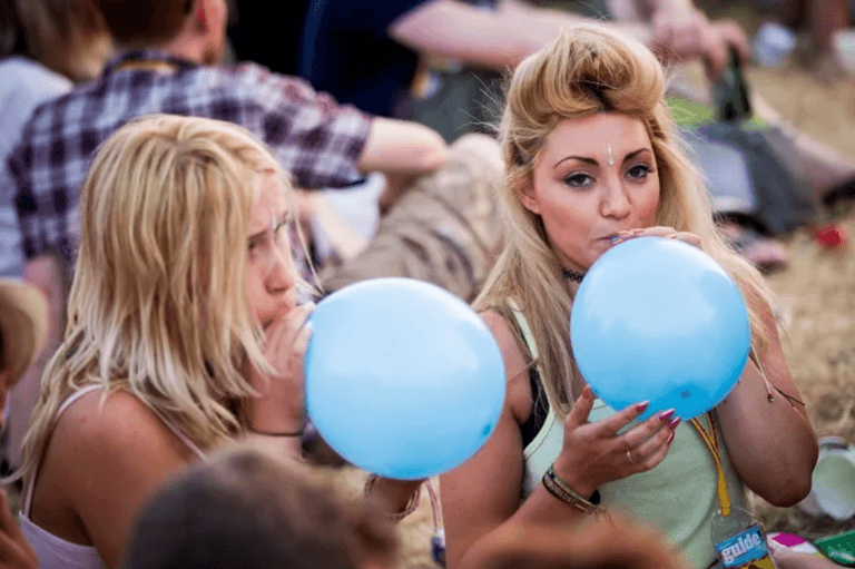 Neurologist warns against “laughing gas” as some teens consume 150 canisters a day Neurologist warns against “laughing gas” as some teens consume 150 canisters a day